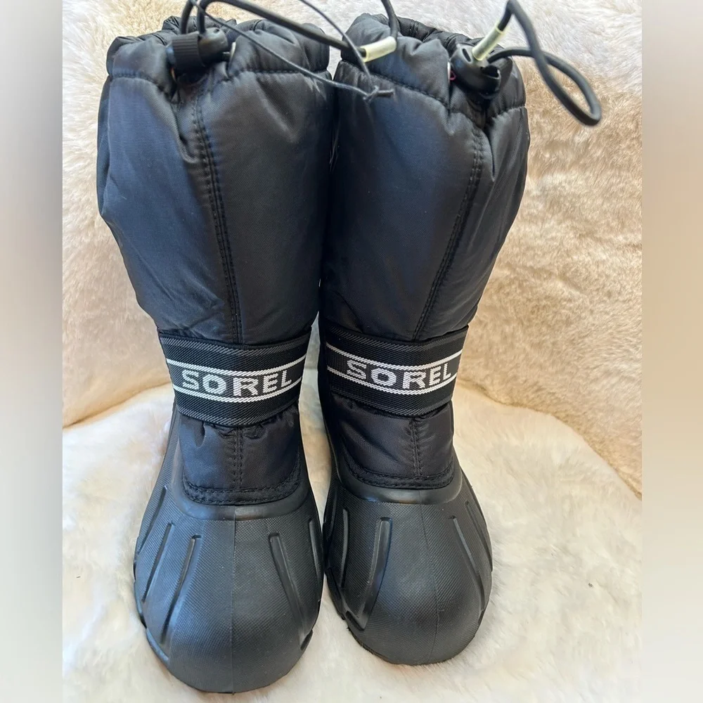 Sorel Chariot black insulated mid calf weather proof snow boots Sz-youth 4.‎  D